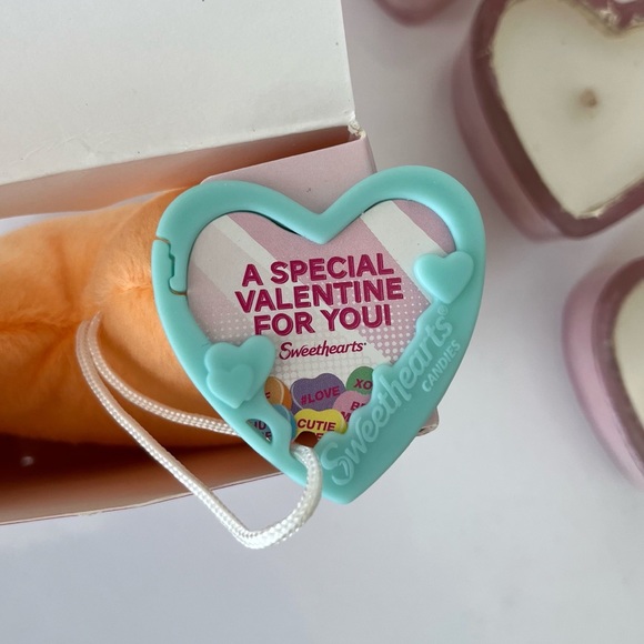 Sweethearts “XOXO” Plush Valentine’s Toy - Picture 4 of 5